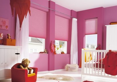 Luxusná plisovaná roleta Duette® detská izba ružová