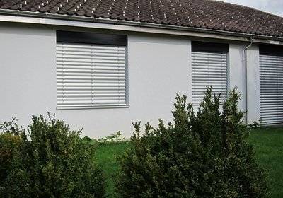 Exteriérové horizontálne žalúzie Prominent S90, S75 zahrada domu