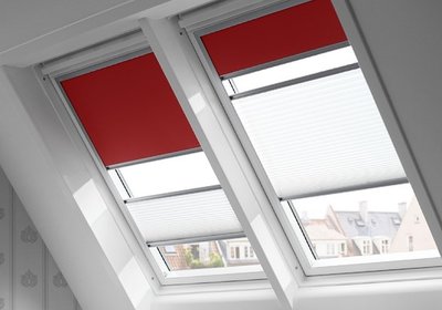 Interiérové rolety s kazetou  pre strešné okná  červená
