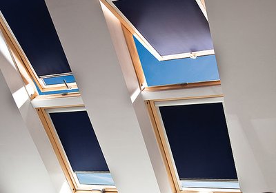 Zatemňujúce rolety pre strešné okná VELUX