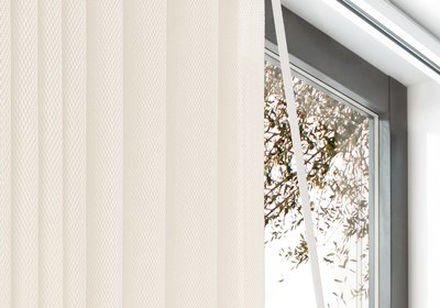 Záclonová vertikálna žalúzia SOFTSHADE - ovládanie paličkou